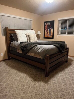 2 soverom, strykejern/-brett, wi-fi og sengetøy