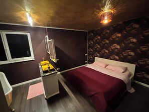 4 bedrooms, WiFi, bed sheets