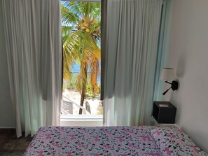 7 bedrooms, desk, iron/ironing board, travel crib