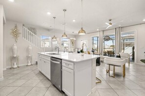 Interior - 5 BD/ 4.5 BA/ Windsor Cay (1294 SS) (Clermont)