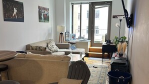 Living area - Times Square in 25-30 mins!! (corona)