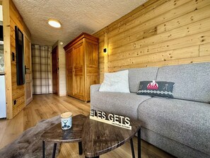 TV - Uralou-Panoramic view from the center of Les Gets (Les Gets)