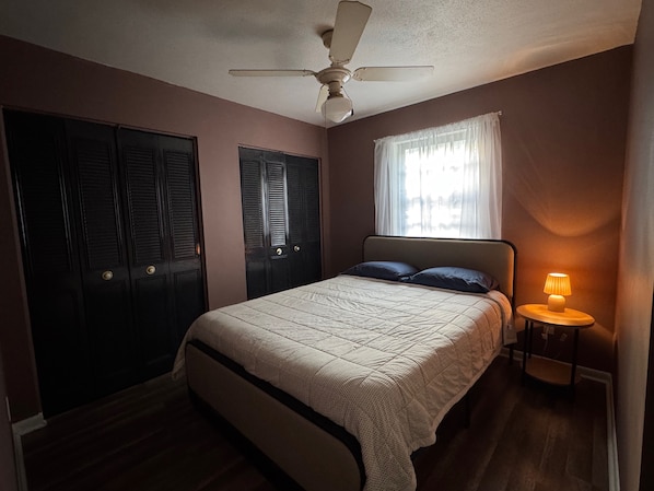 3 bedrooms, iron/ironing board, Internet, bed sheets
