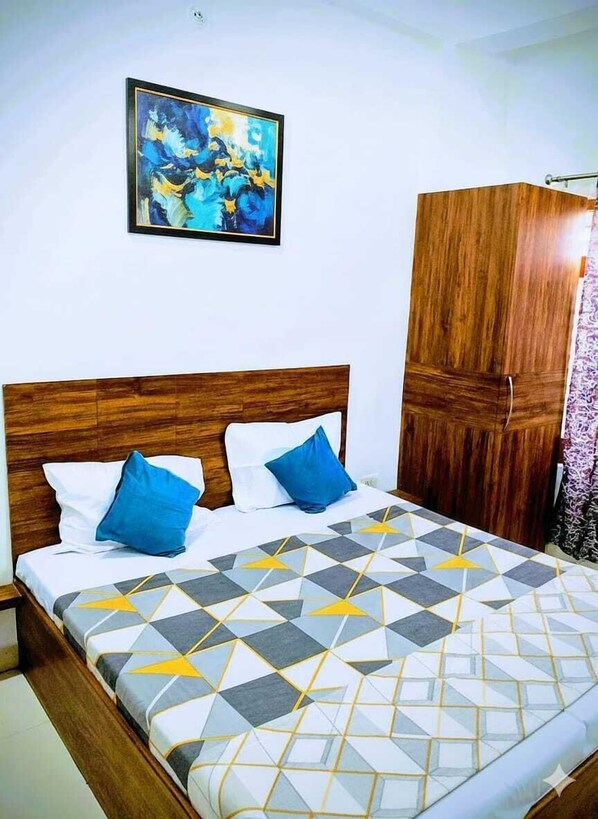 Deluxe Room, City View | Free WiFi