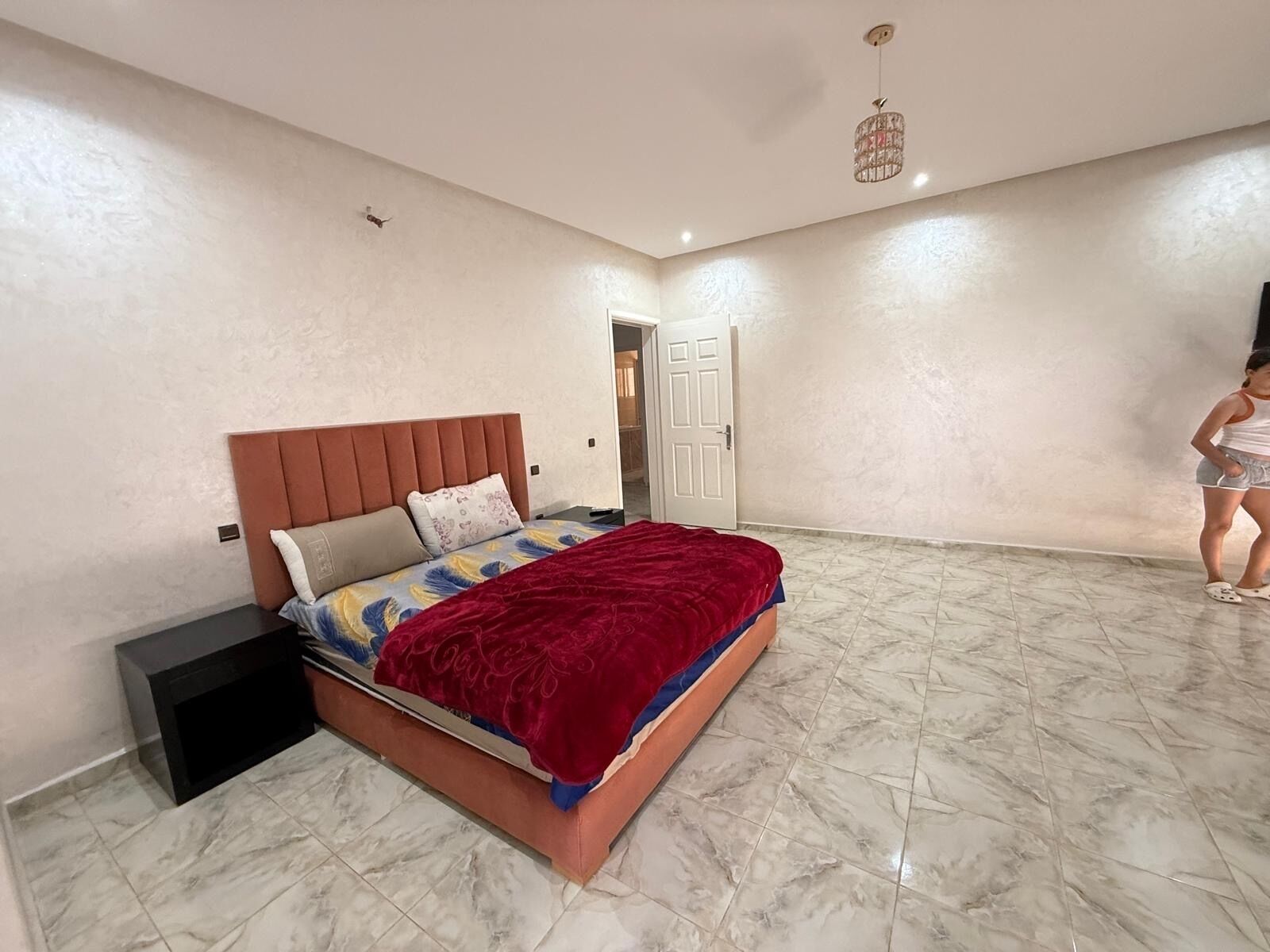 3 bedrooms, iron/ironing board, internet, bed sheets