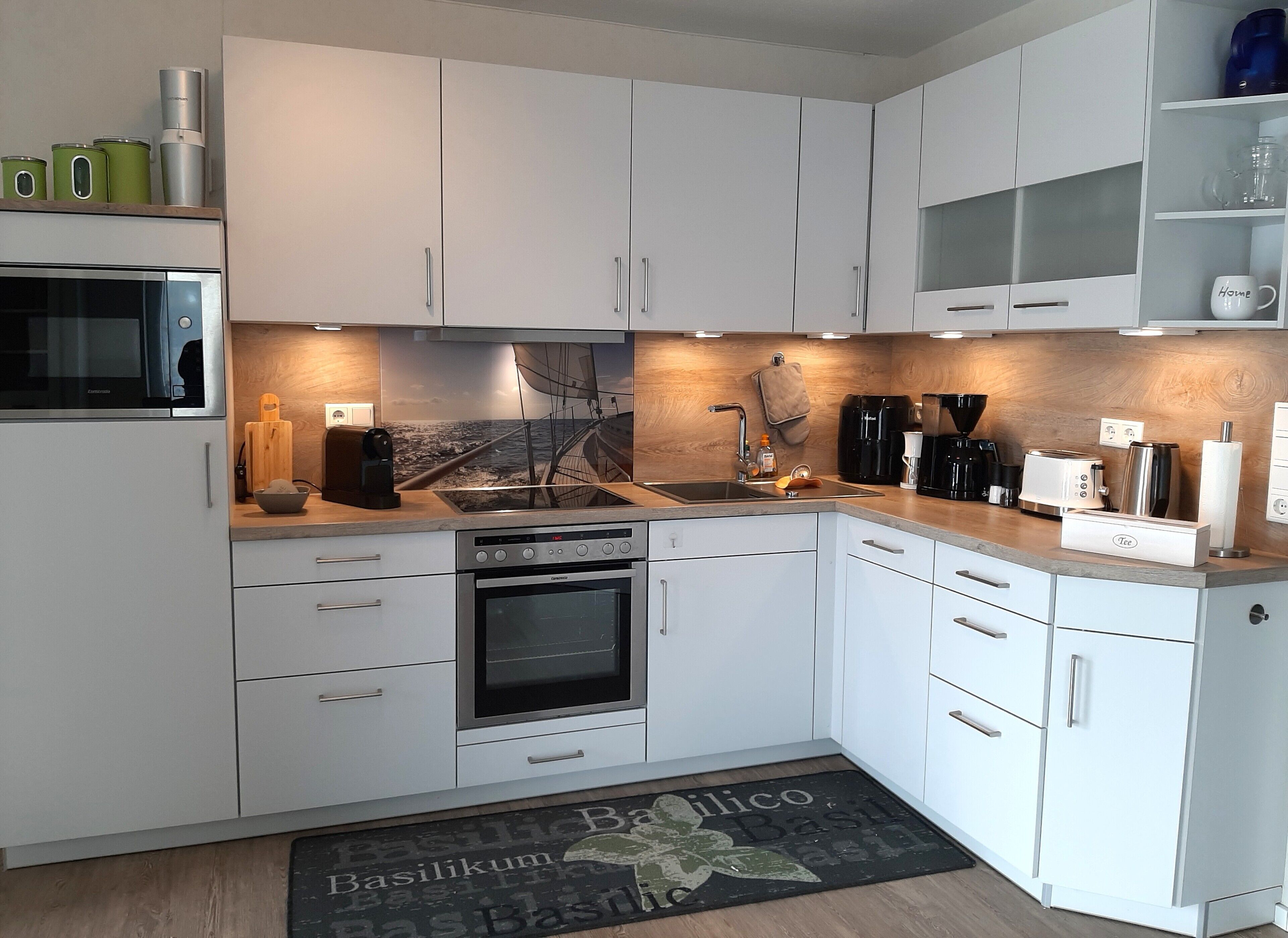 冰箱、微波炉、烤箱、炉灶