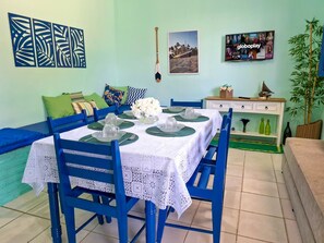 Dining - Pet-friendly Berlin - Lots of space near the sea! (Vera Cruz)