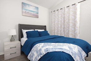 3 habitaciones, escritorio, tabla de planchar con plancha y wifi gratis 