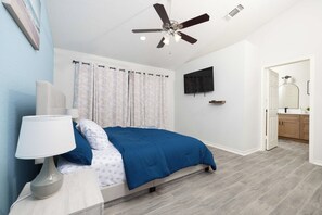 3 chambres, fer et planche à repasser, Wi-Fi, draps fournis