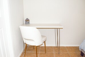 Interior - Austin Trio: 3bd near Congress, 6th, and Airport! (Austin)