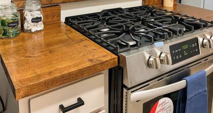 Austin Trio: 3bd near Congress, 6th, and Airport!