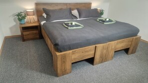 3 bedrooms, desk, iron/ironing board, travel crib