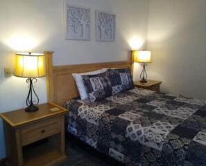 3 bedrooms, iron/ironing board, bed sheets