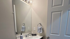 Basic Ev, Birden Çok Yatak Odası, Sigara İçilmez, Mutfak | Banyo | Duş/küvet kombinasyonu, havlu 
