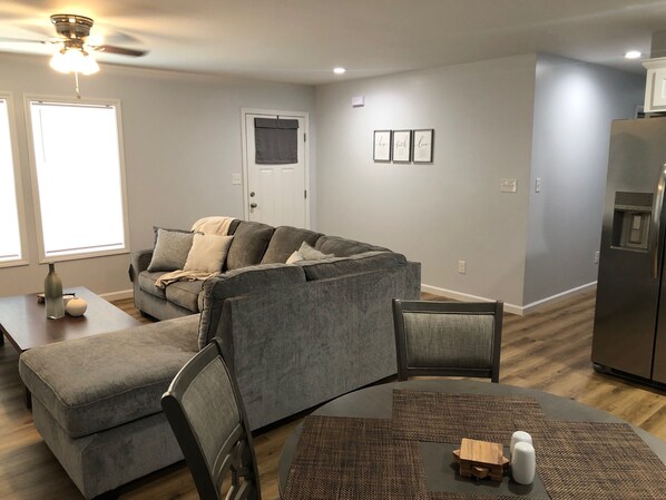 Comfort Single Room, Non Smoking, Kitchen | Living area