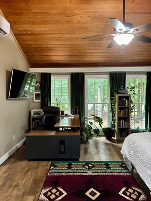1 bedroom, desk, iron/ironing board, free WiFi
