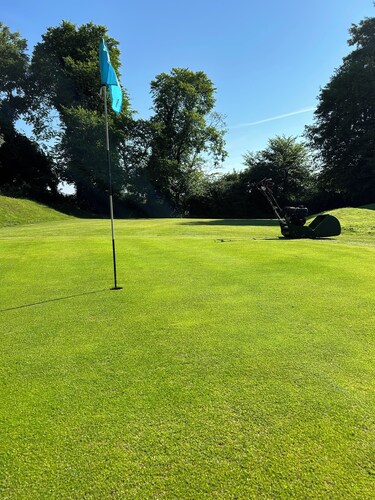 Stunning Barn Conversion with FREE GOLF,
Pet friendly