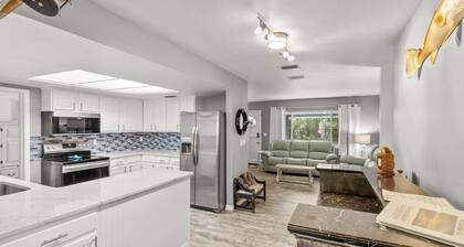 Relax & Explore: 3BR Crystal River Retreat with Dock Access to Private Canal