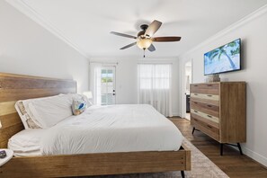 4 habitaciones, tabla de planchar con plancha y cuna de viaje
