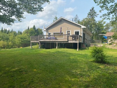 Tucked Away Treasure- Cozy 2 bed house, large yard and pets welcome!