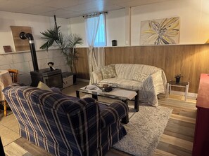 Televisión, chimenea