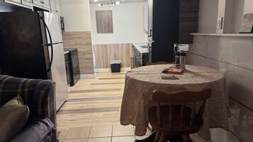 Microonde, forno, piano cottura, lavastoviglie