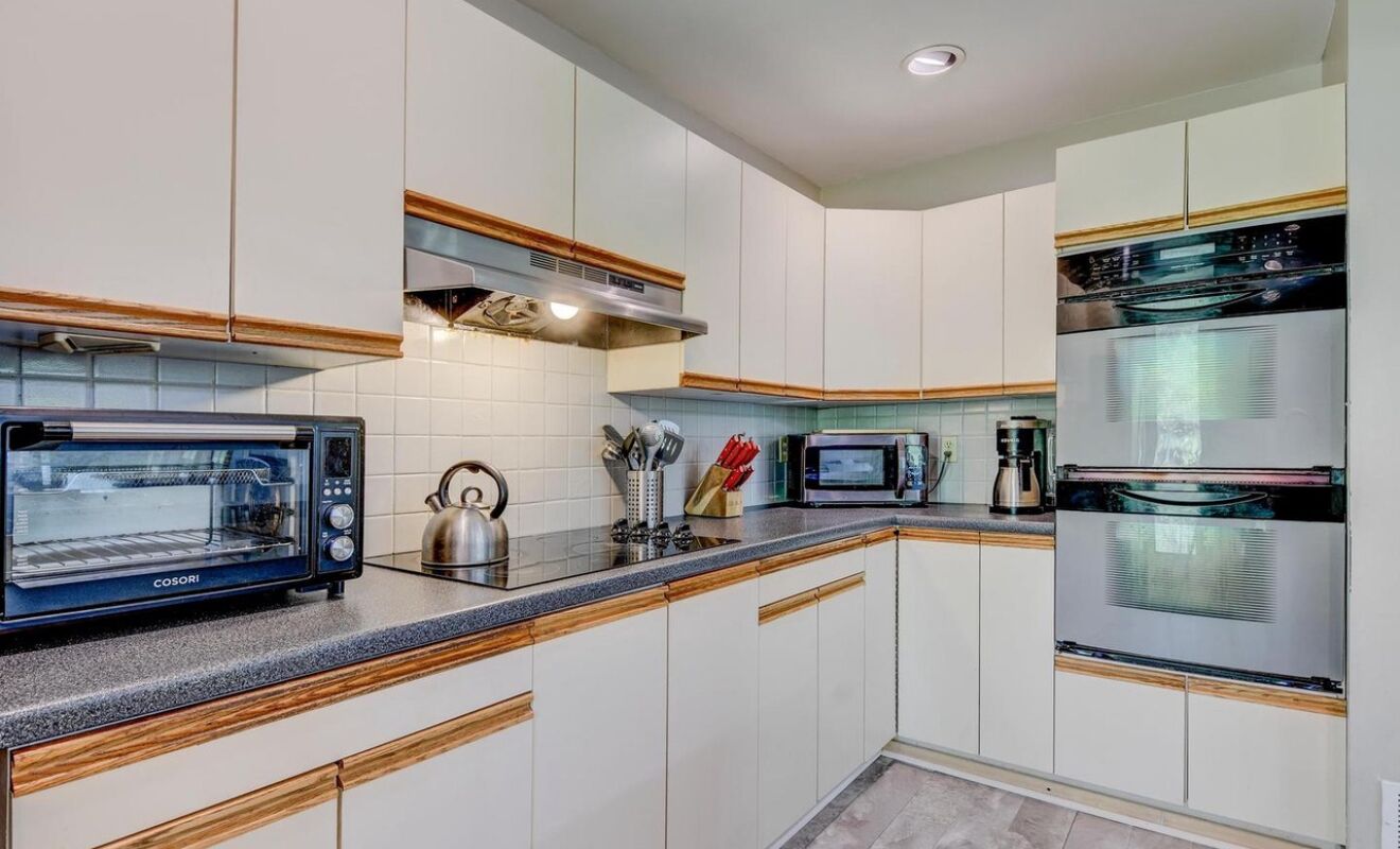 Microonde, forno, piano cottura, lavastoviglie