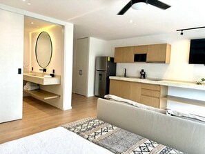 1 bedroom, desk, iron/ironing board, free WiFi