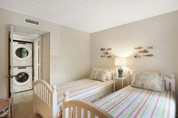 2 bedrooms, iron/ironing board, Internet, bed sheets