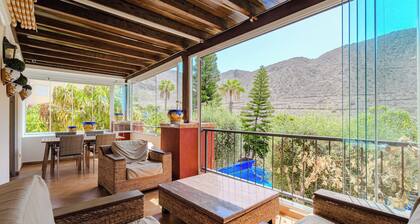 Villa with private pool and beautiful garden