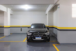 2 bedrooms - Apto c Churrasqueira e Garagem 300m da Praia (Balneário Camboriú)