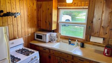 Micro-ondes, four, plaque de cuisson, serviettes en papier