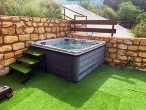 Bain à remous extérieur