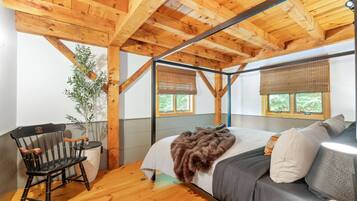 Schreibtisch, Bügeleisen/Bügelbrett, Reisekinderbett, kostenloses WLAN