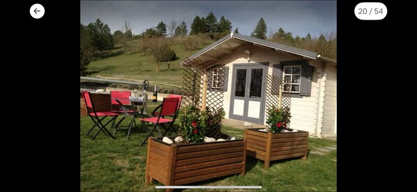 Outdoor dining - Chalet 2 breakfast included (Aouste-sur-Sye)