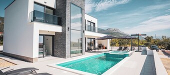 Villa Just be Happy by Trawelltopia