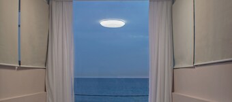 Cozy Chalet Facing the beach