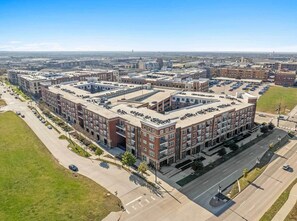 Exterior - BrightHaven Frisco - 1BR+ EV Parking near The Star (Frisco)