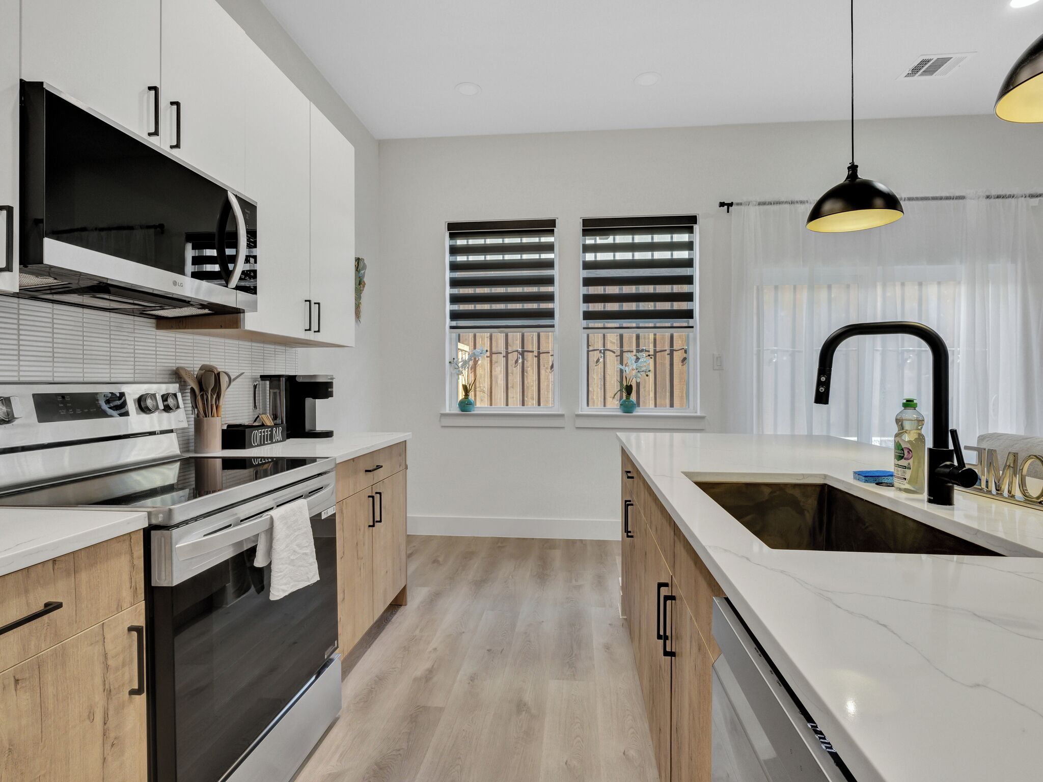 冰箱、微波炉、烤箱、炉灶