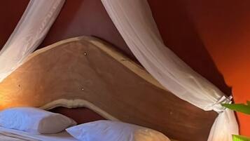 Quarto conforto, sacada, vista para o jardim | Wi-Fi de cortesia