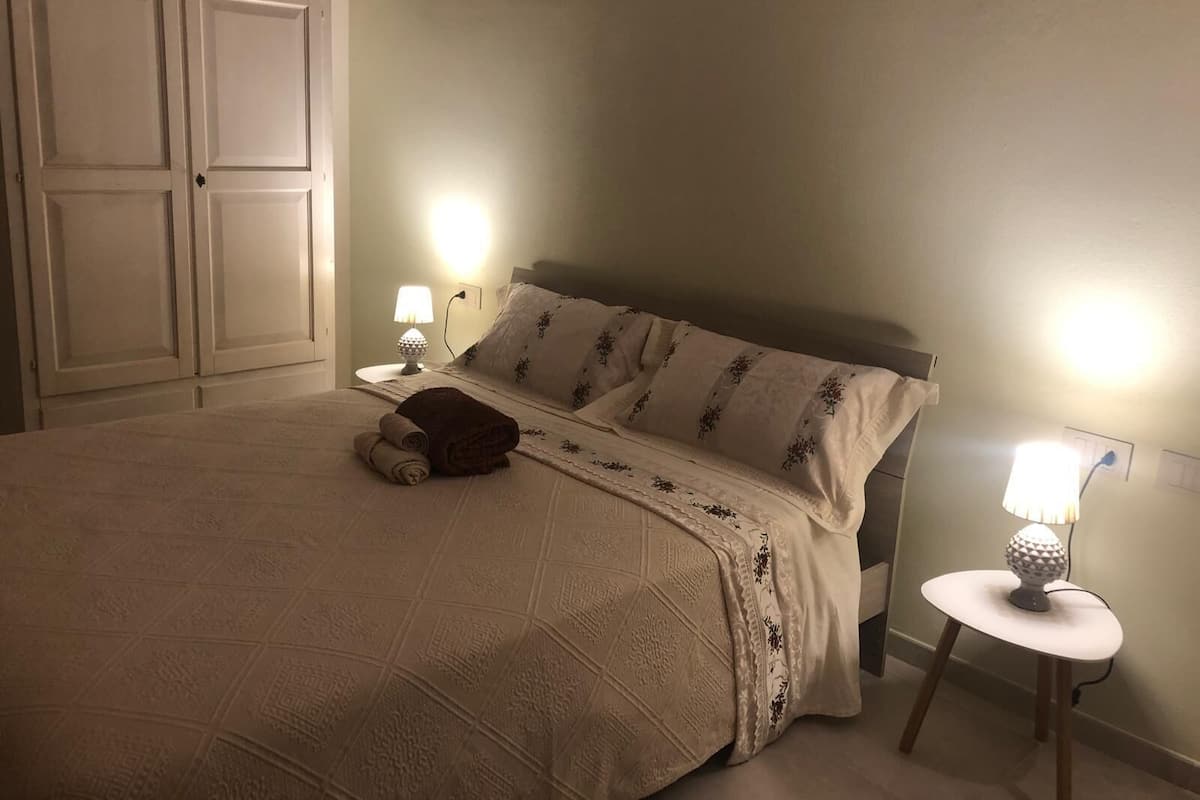 Soundproofing, free WiFi