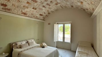 Chambre Triple Confort, vue piscine