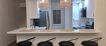 Paradise Villa -Resort Style w/ Outdoor Pool & BBQ