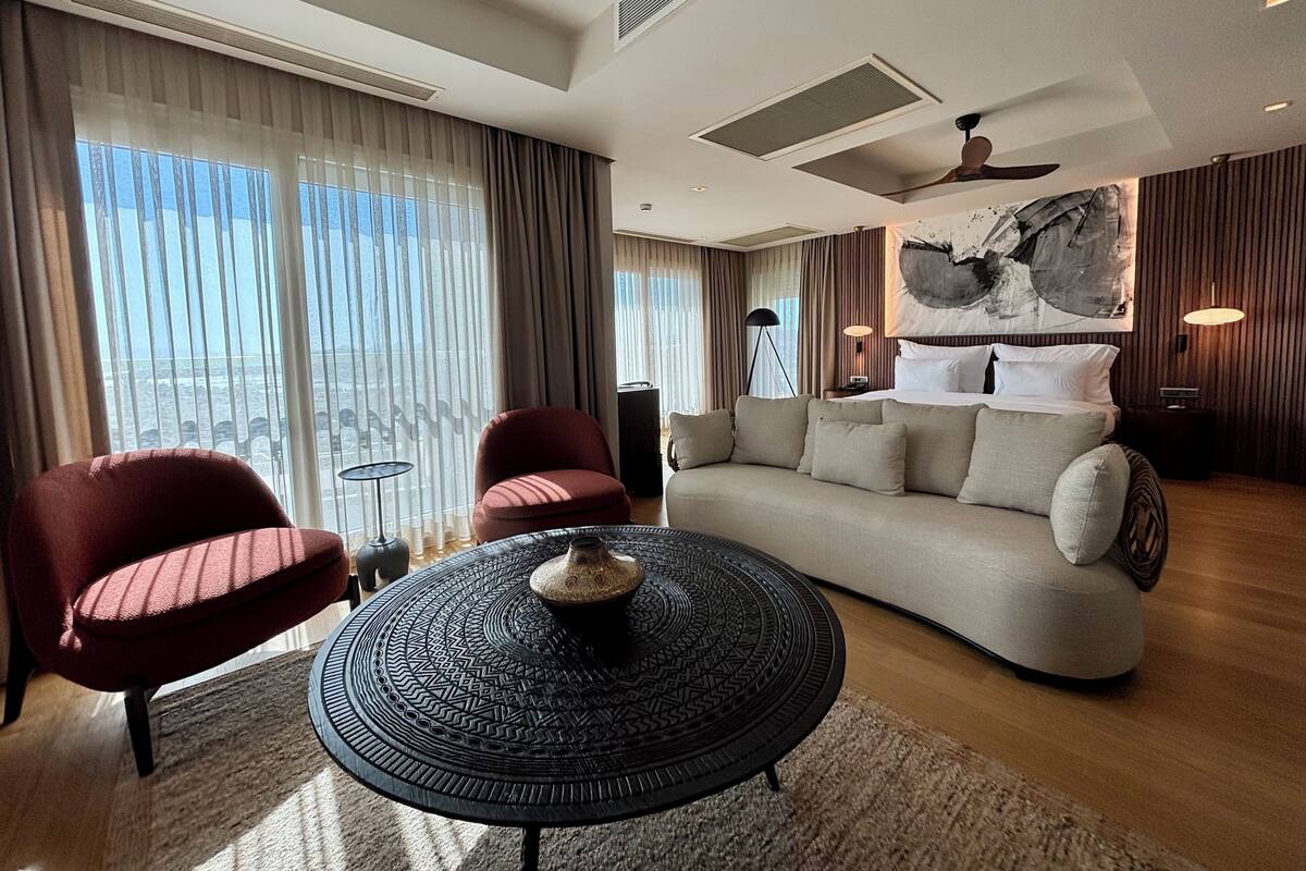 Junior Studio Suite, Sea View | Living area | TV