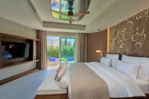 Dobbeltrom – comfort, hageutsikt | Safe på rommet, blendingsgardiner, lydisolert og strykejern/-brett