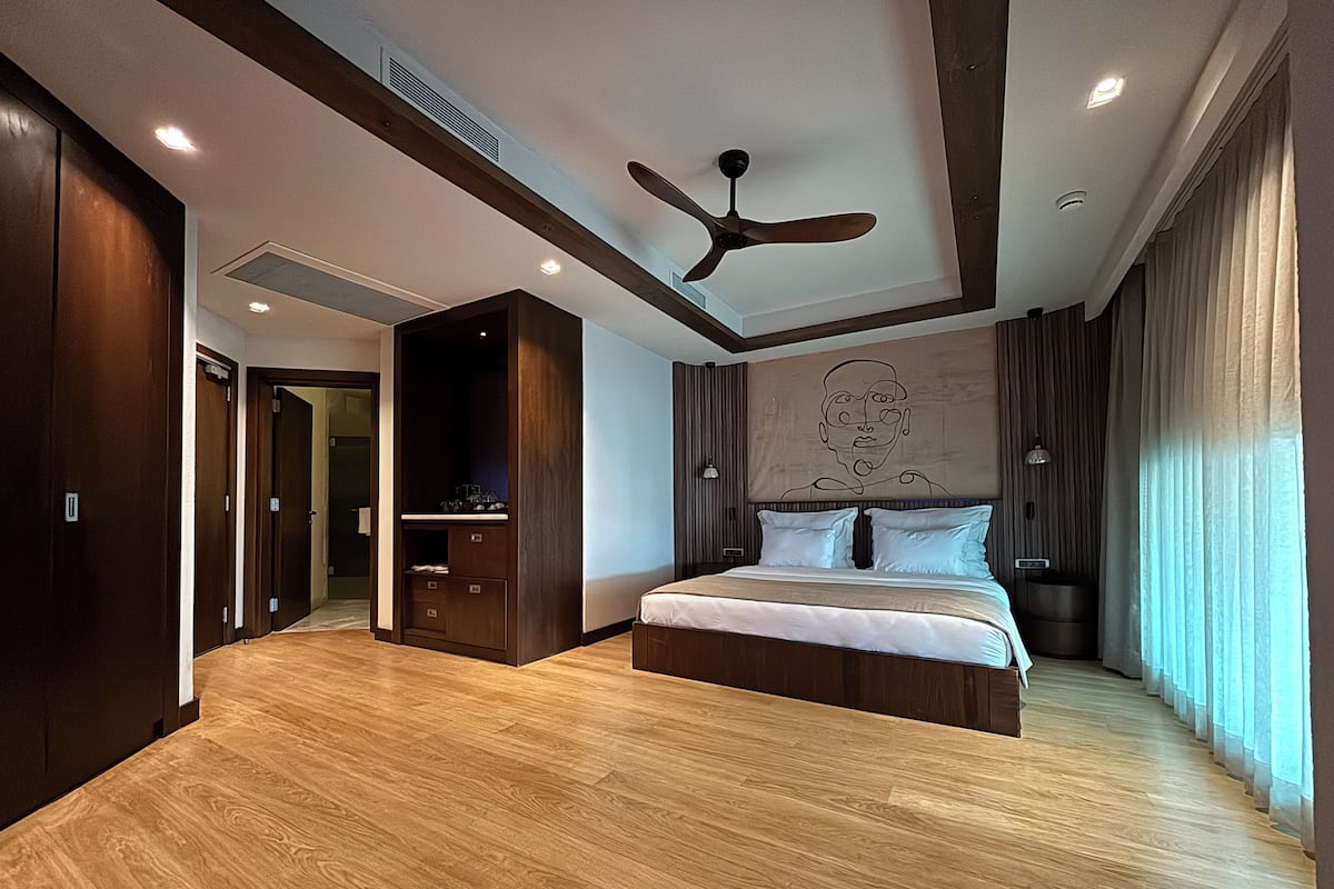 Standard Double Room, Partial Sea View