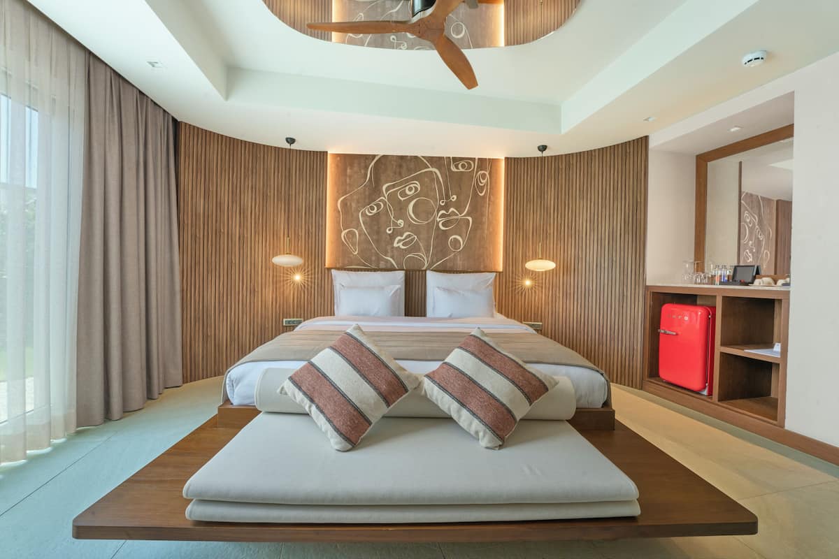 Comfort Double Room, Garden View | In-room safe, blackout drapes, soundproofing, iron/ironing board
