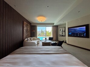 Junior Studio Suite, Patio, Garden View