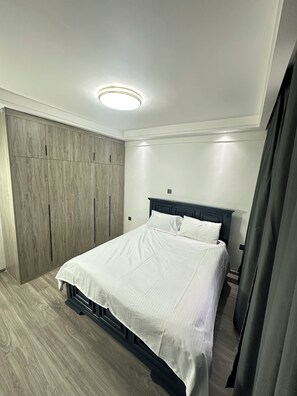 2 chambres, fer et planche à repasser, accès au Wi-Fi (inclus)
