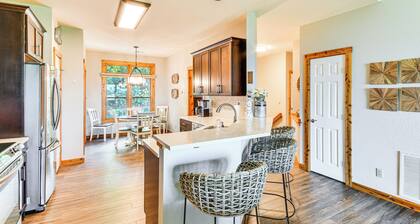 6 Mi to Pisgah Nat'l Forest! Condo w/ Serene Views